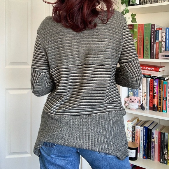 Fun stripy shirt! - Picture 4 of 5